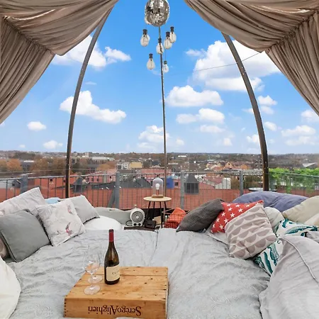 Jungle Dome Penthouse With Jacuzzi & Parking In Center Appartement