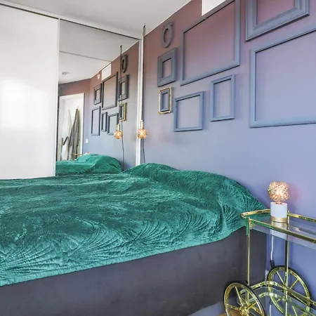 Jungle Dome Penthouse With Jacuzzi & Parking In Center